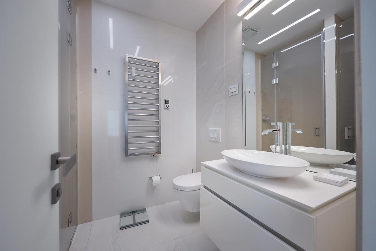 2 Bedroom Sea View At Dukley Gardens Apartment *