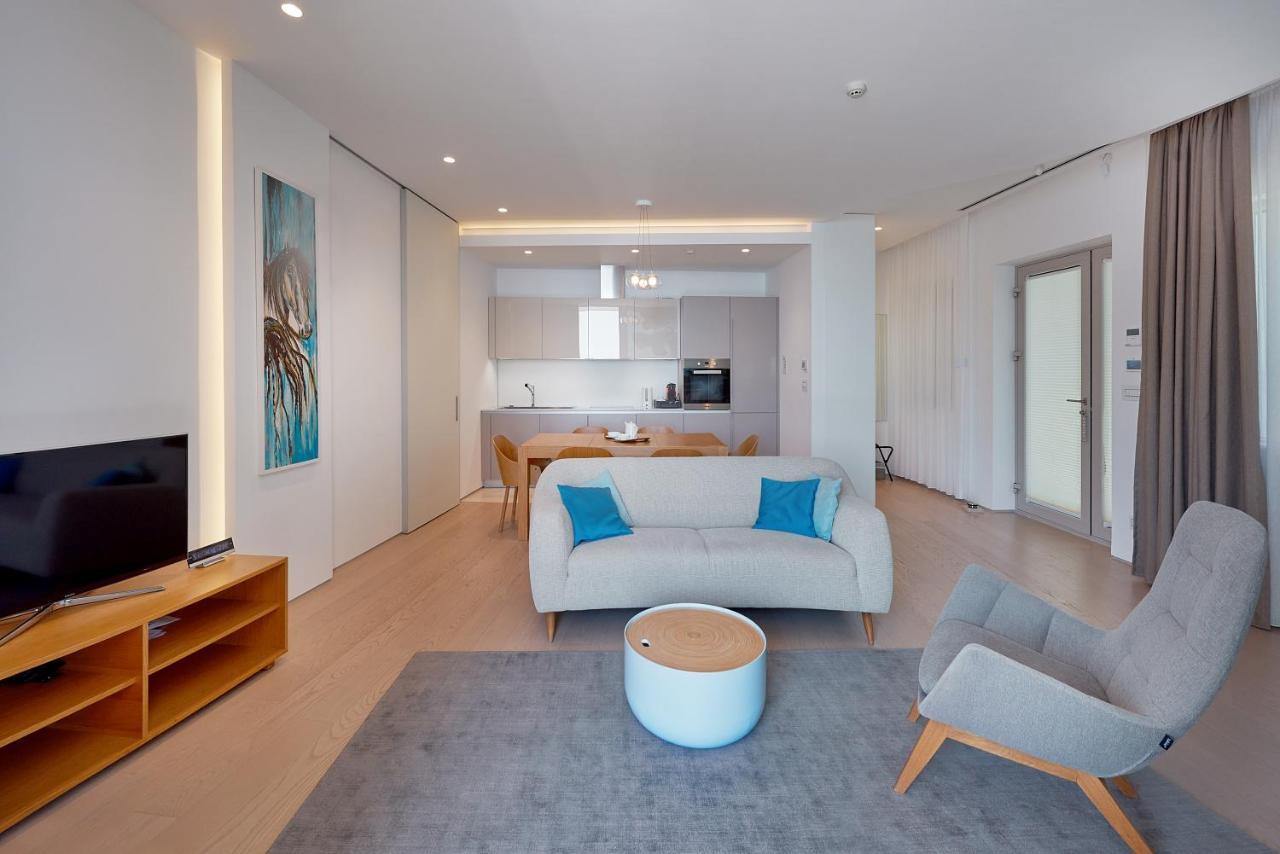 Apartment 2 Bedroom Sea View At Dukley Gardens