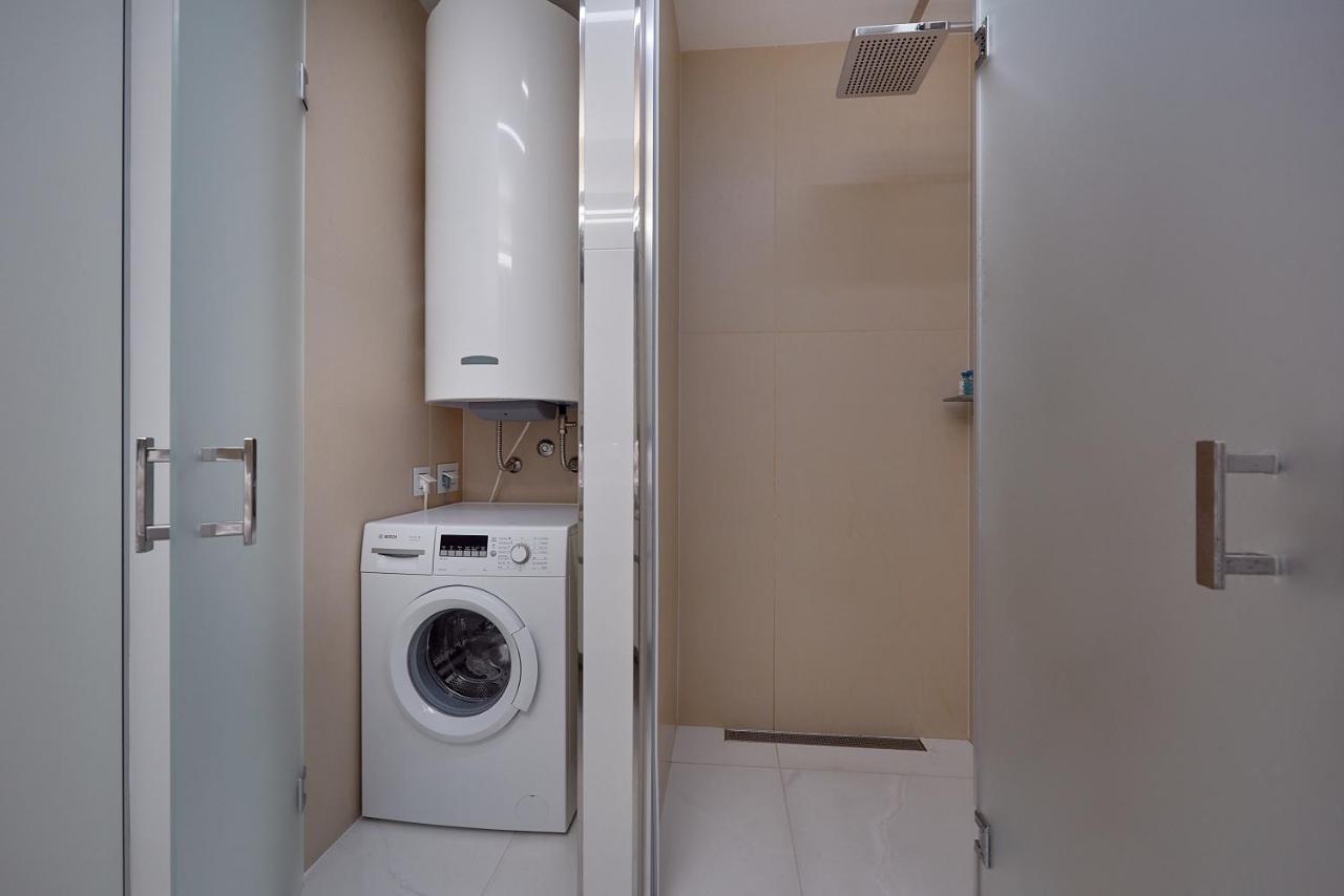 2 Bedroom Sea View At Dukley Gardens *